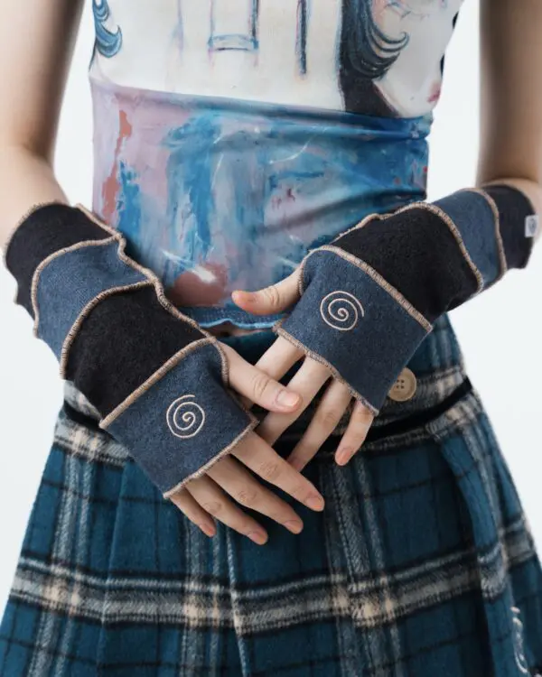 Patches Gloves - Image 2